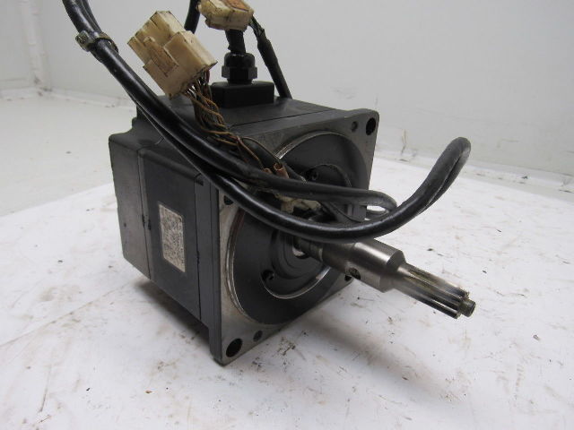 Yaskawa SGMP-08AWYR32 750W 200V 4.1A 2.39Nm 3000RPM Servo Motor