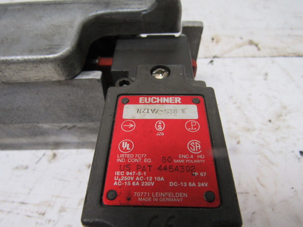 Euchner NZ1VZ-538 E Safety Interlock Switch W/ Door Handle Actuator