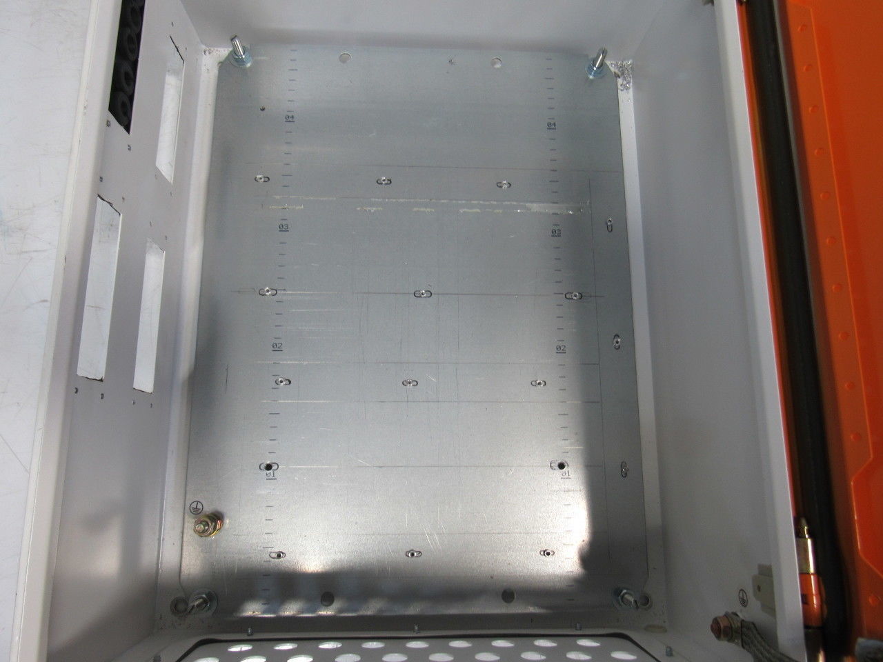 Rittal AE 1045 19-3/4"x15-3/4"x7-1/4" Electrical Enclosure Cabinet W/Back Plate