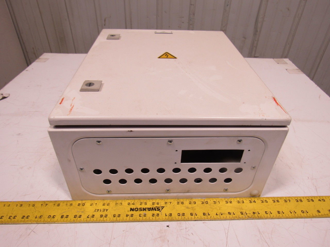Rittal AE 1045 19-3/4"x15-3/4"x7-1/4" Electrical Enclosure Cabinet W/Back Plate