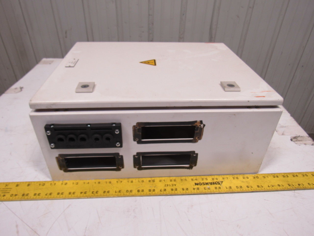 Rittal AE 1045 19-3/4"x15-3/4"x7-1/4" Electrical Enclosure Cabinet W/Back Plate
