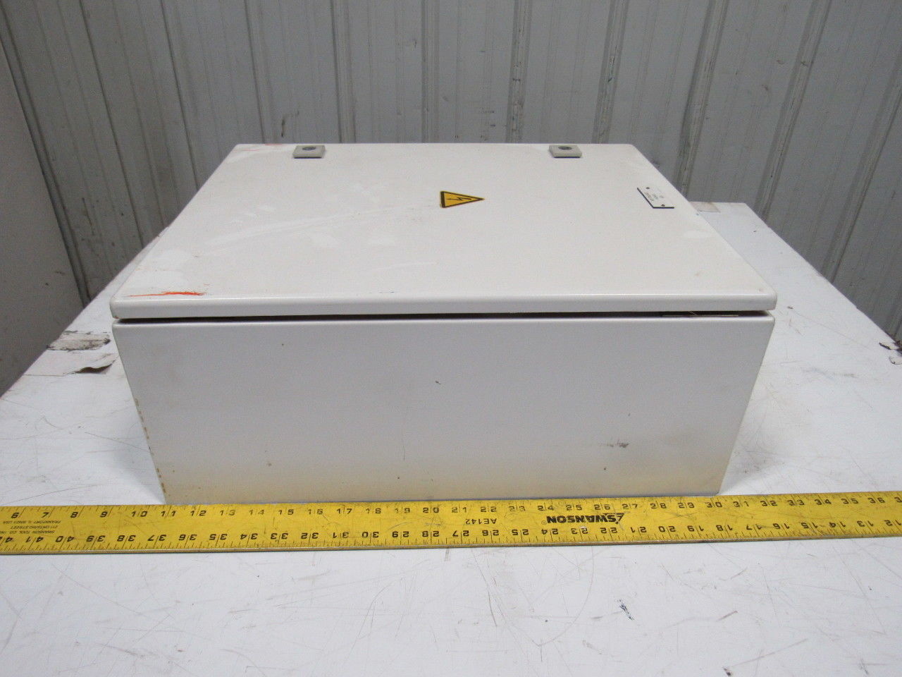 Rittal AE 1045 19-3/4"x15-3/4"x7-1/4" Electrical Enclosure Cabinet W/Back Plate