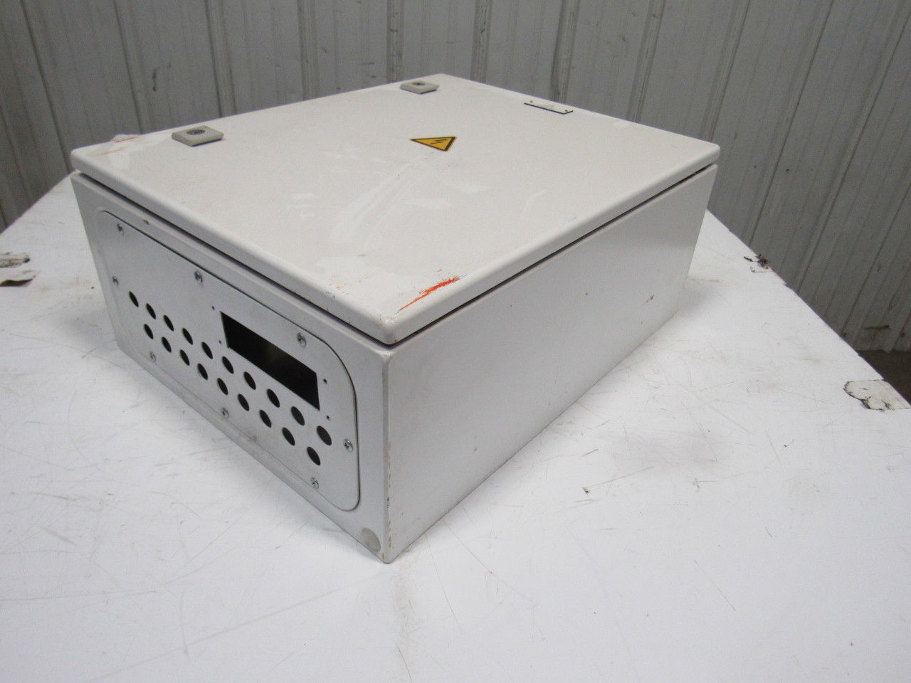 Rittal AE 1045 19-3/4"x15-3/4"x7-1/4" Electrical Enclosure Cabinet W/Back Plate