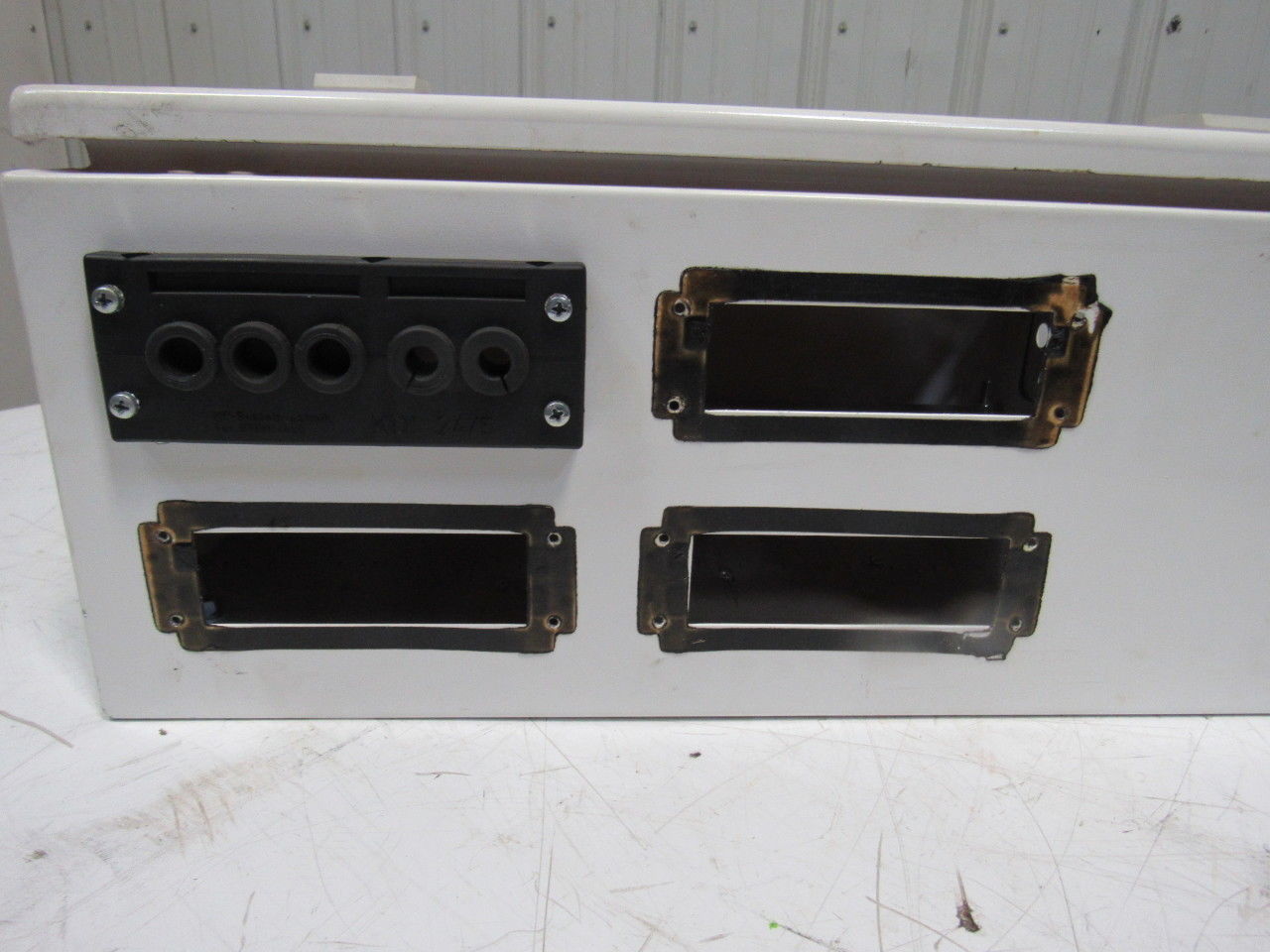 Rittal AE 1045 19-3/4"x15-3/4"x7-1/4" Electrical Enclosure Cabinet W/Back Plate