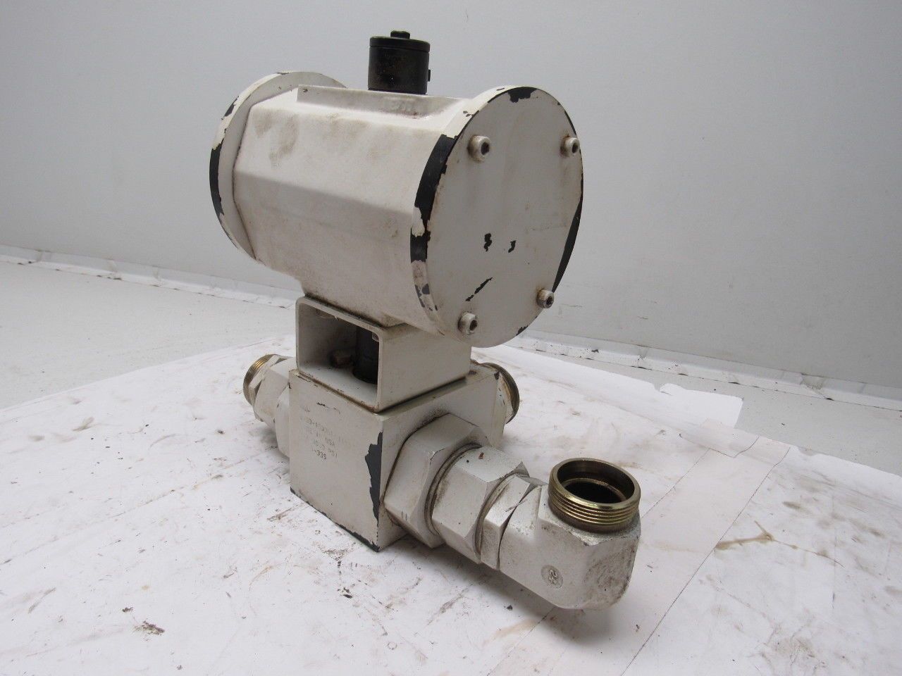 DMIC BV3D-1500BA-1113DAEH3 3000PSI 3Way Hydraulic Actuated 1-1/2" Ball Valve