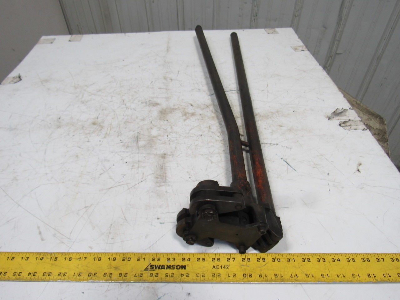 Acme Steel Company C 7A16 1-1/2" Steel Banding Seal Manual 90° Crimper