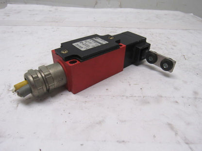 Allen Bradley 802F-E60M10-S7 Ser. A Mechanical Safety Interlock w/Key 300V 10A