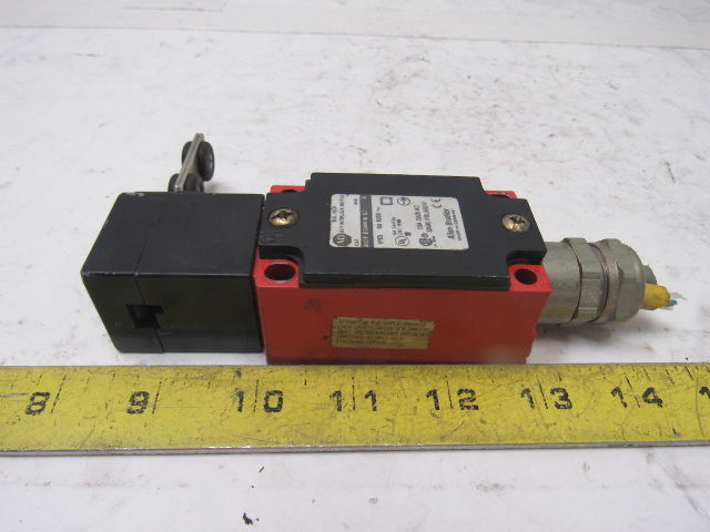 Allen Bradley 802F-E60M10-S7 Ser. A Mechanical Safety Interlock w/Key 300V 10A