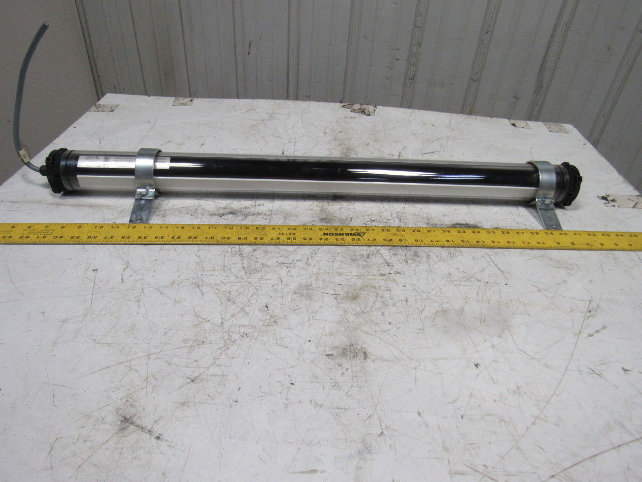 Waldmann RL70E-118 Tubular 24" Fluorescent Black Light 24VDC