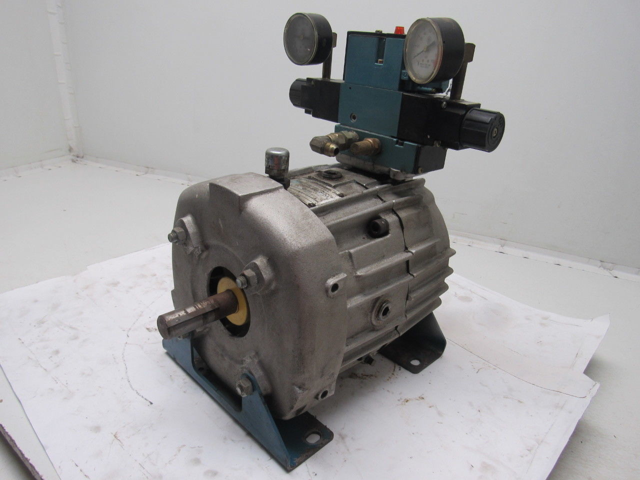 Force Control 1.5-1S1-H701 Pneumatic Clutch/Brake W/ Control Valve Regulator