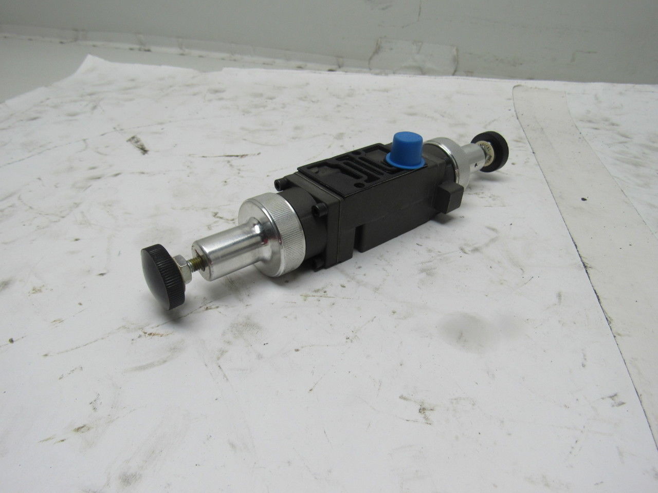 Numatics 081RD100J016Y00 Pneumatic Pressure Regulator Valve