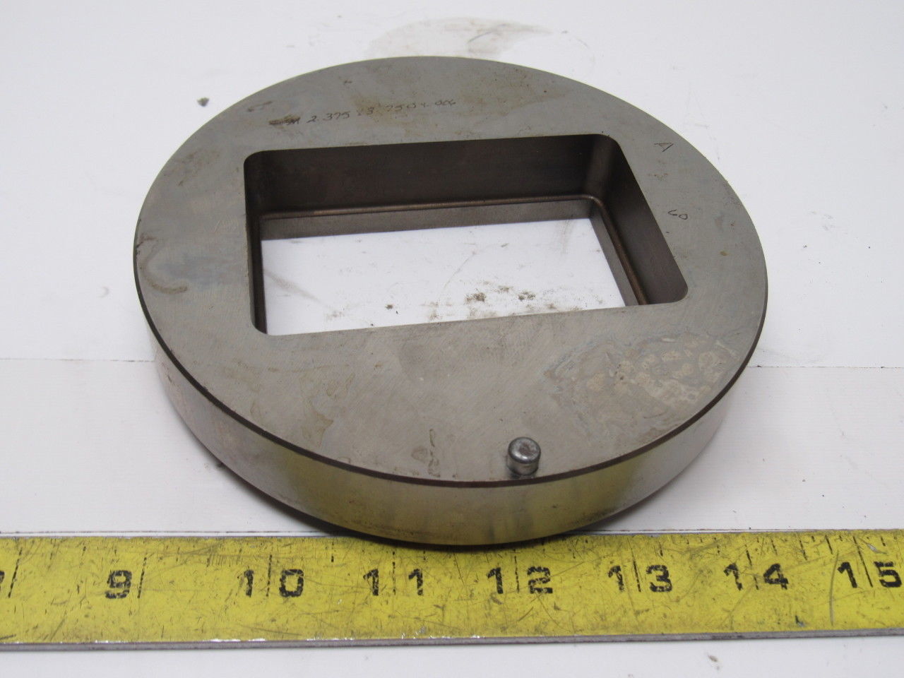 M 2.375x3.75x.006 Rectangular Cut Out Die 6" OD