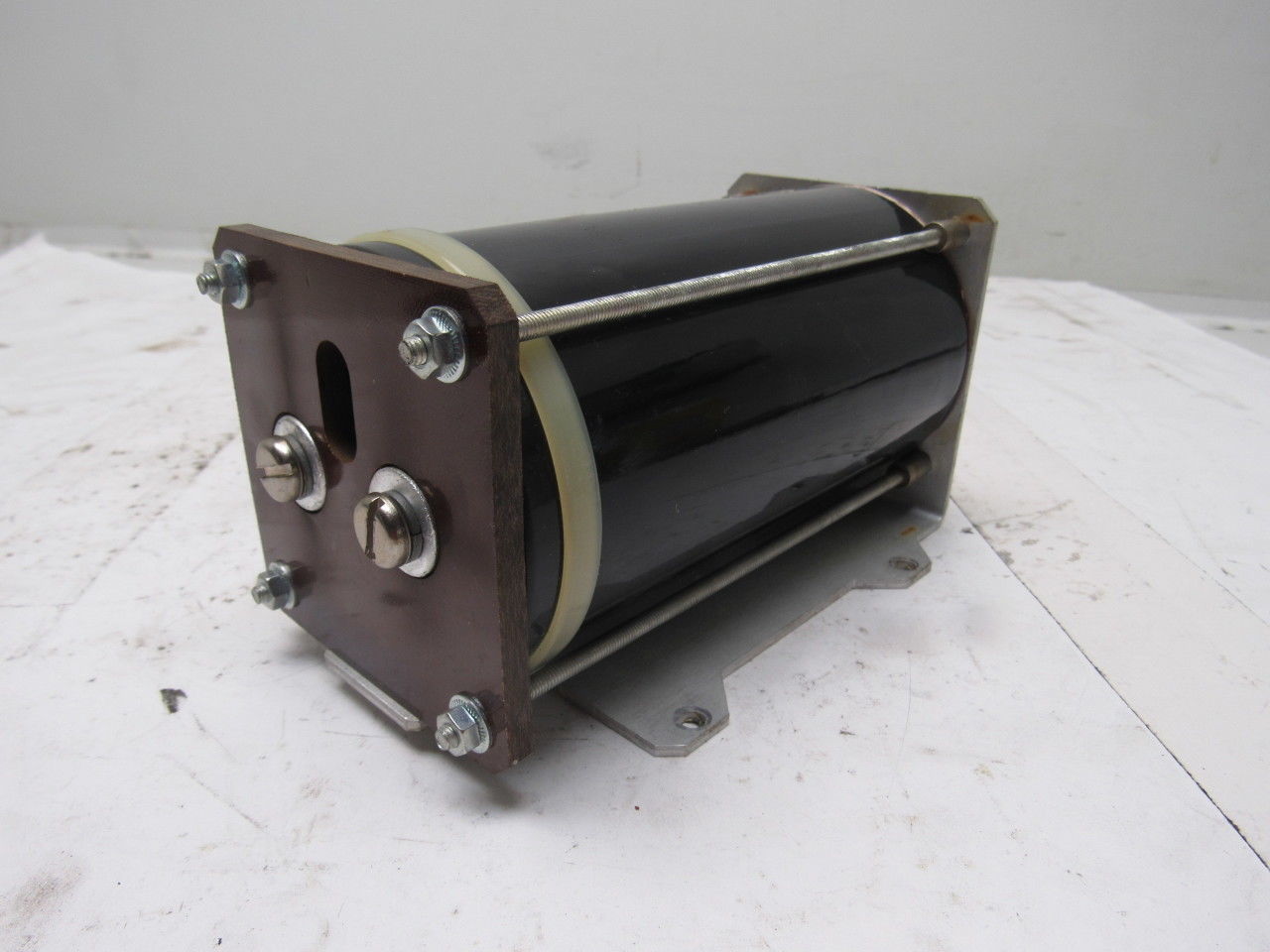 S+M B43564-S5338-M2 3300uF 450VDC Screw Terminal Capacitor With Mount