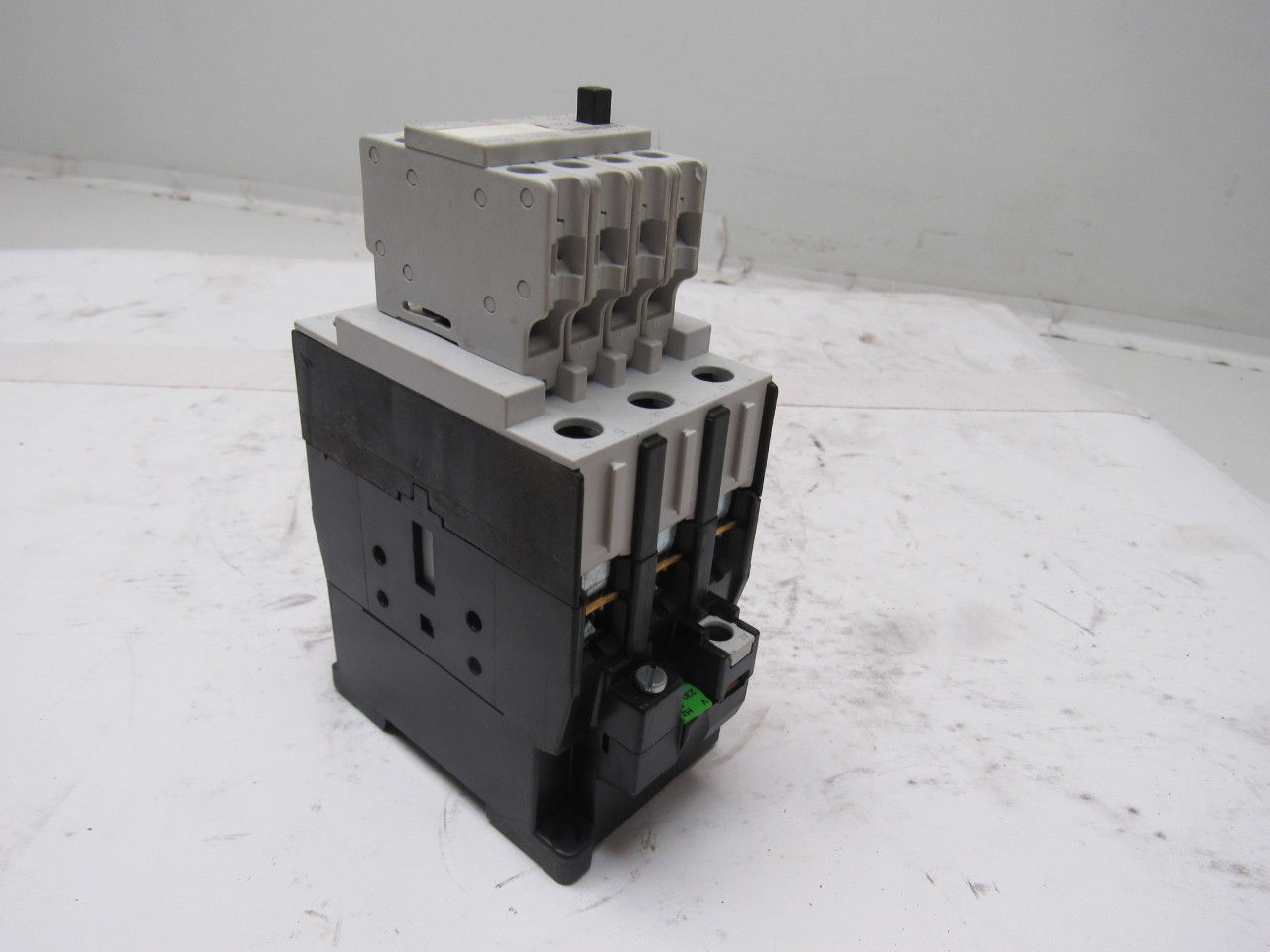 Siemens 3TF3470-0A 55A 690V AC 31Hp 3 Pole Contactor 230V Coil