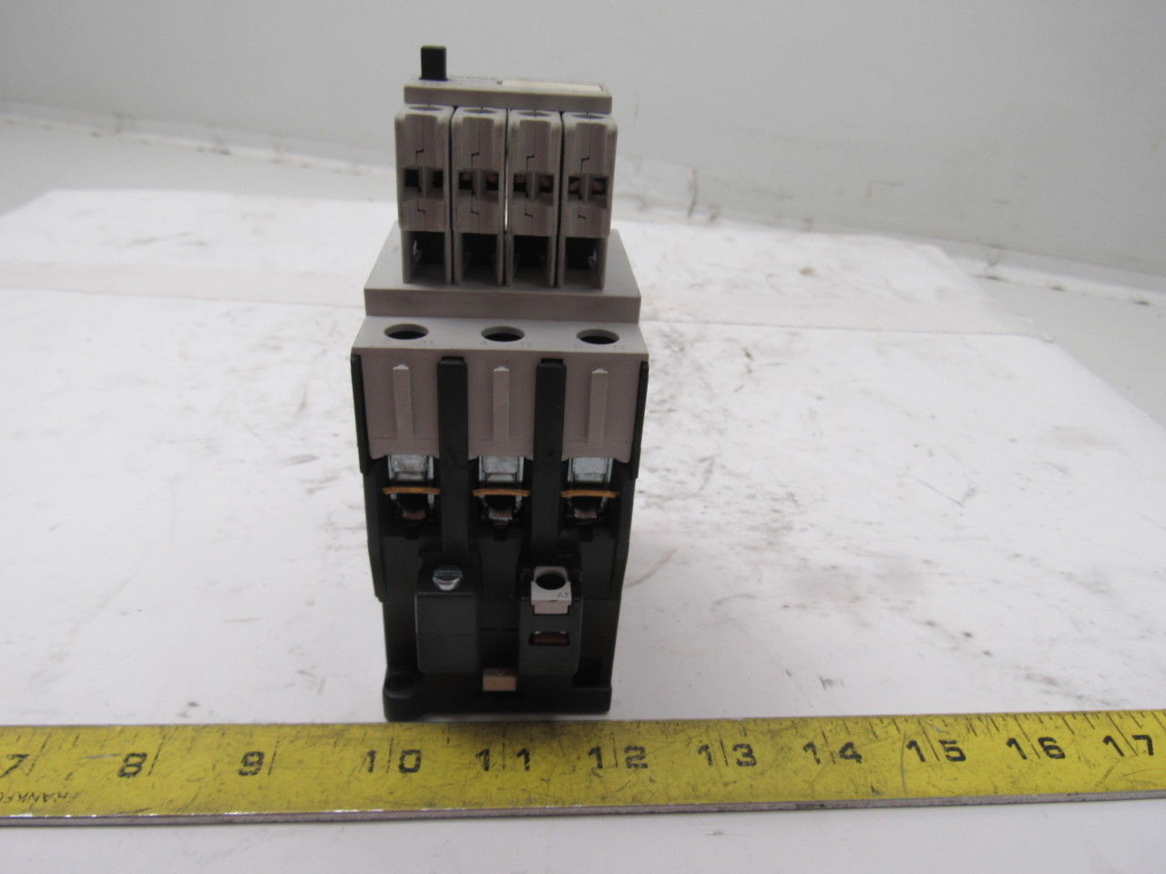 Siemens 3TF3470-0A 55A 690V AC 31Hp 3 Pole Contactor 230V Coil