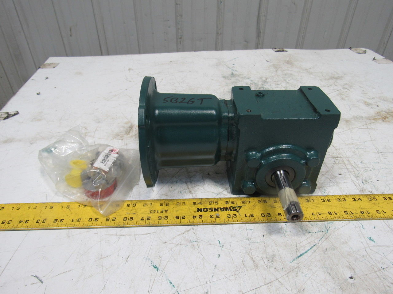Baldor 176A15R14 15:1 Ratio 1750RPM 1.27Hp Input 117RPM Out Gear Reducer
