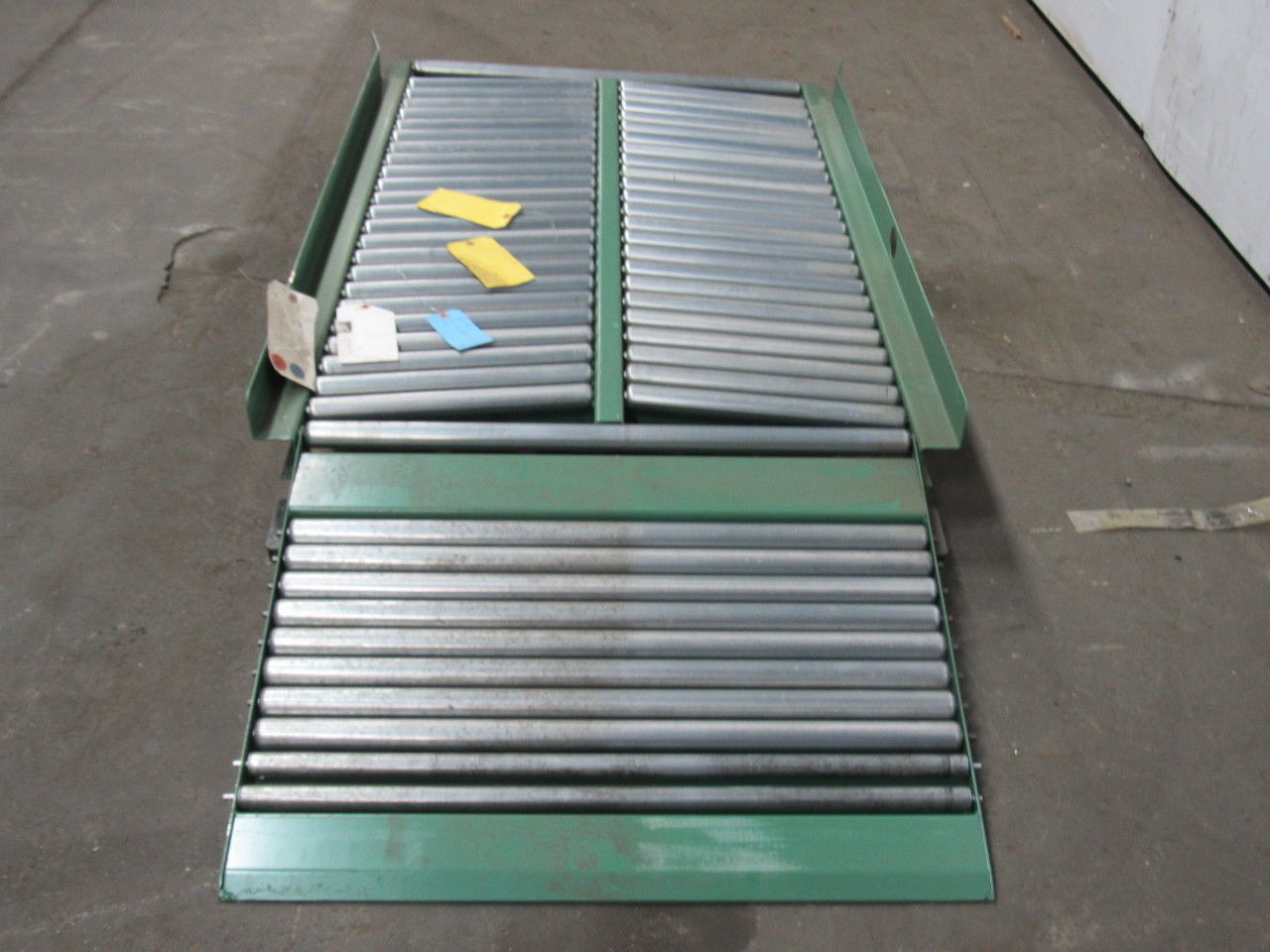 Roach Herringbone Singulator Gravity Roller Conveyor Roller Ramp 35"x 72" OAL