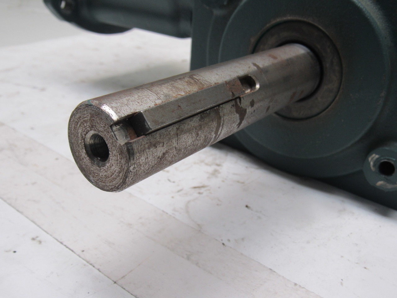 Dodge 23A20R14SL414FH 20:1 Ratio 1750RPM 2Hp In 87.5RPM 5" Shaft RH Out Gear Box