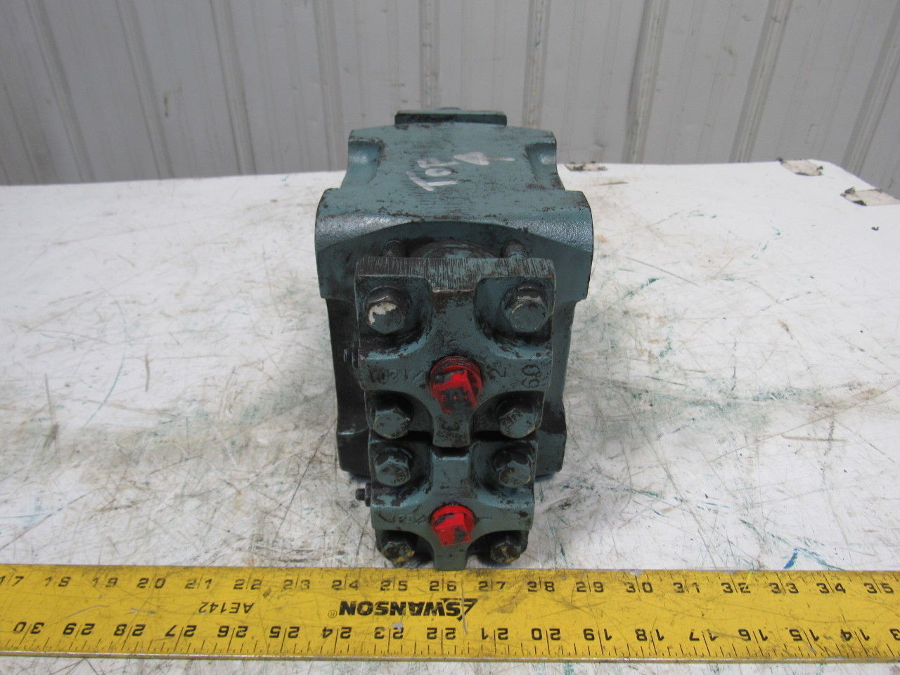 Flo-Tork 60° Rotation 1-1/2" Hollow Shaft Hydraulic Rotary Actuator
