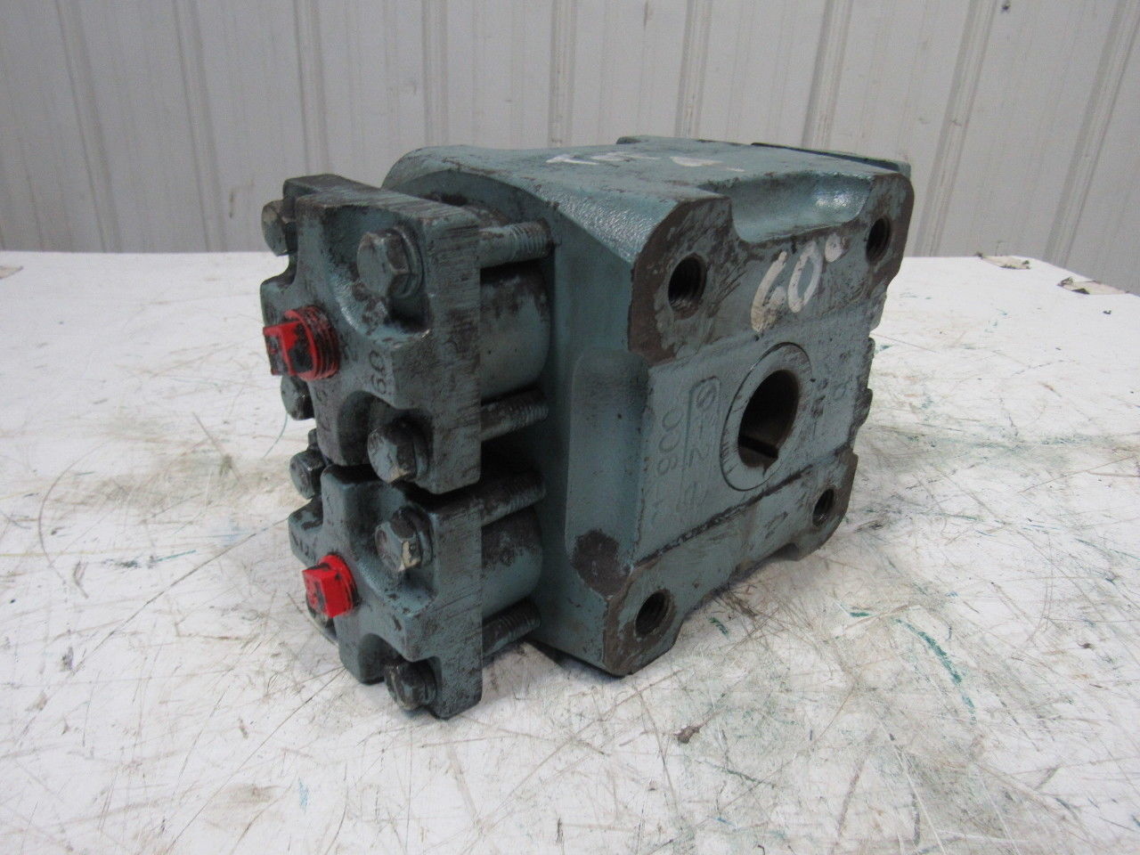 Flo-Tork 60° Rotation 1-1/2" Hollow Shaft Hydraulic Rotary Actuator