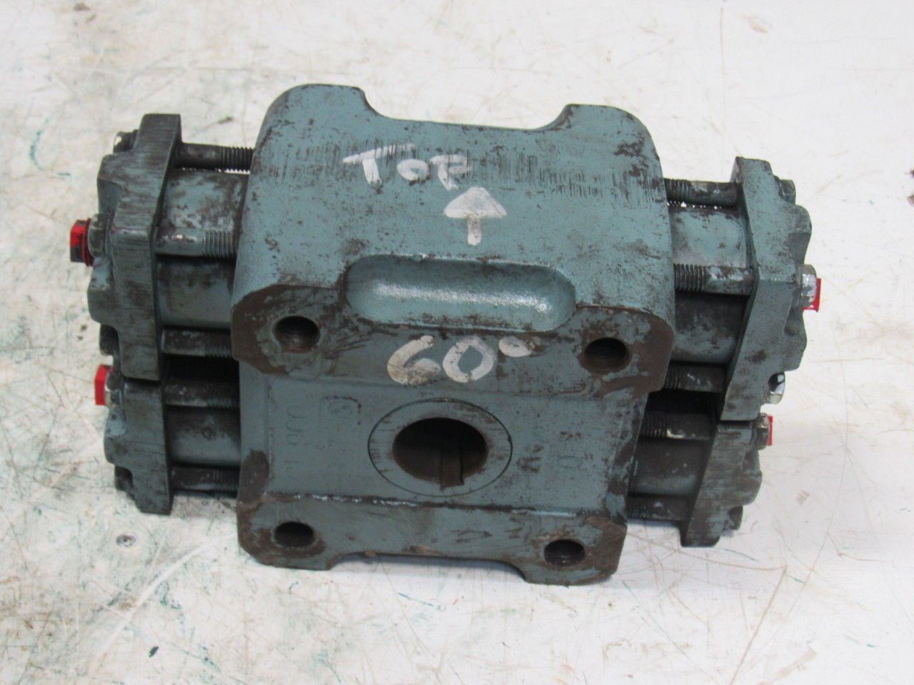 Flo-Tork 60° Rotation 1-1/2" Hollow Shaft Hydraulic Rotary Actuator