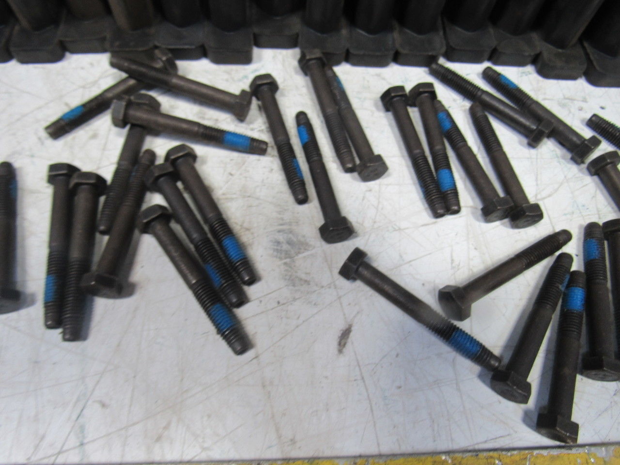 K001284AAA P7082B2 2 Bolt Mounted Isolation Sortation Insert W/Bolts Lot Of 15