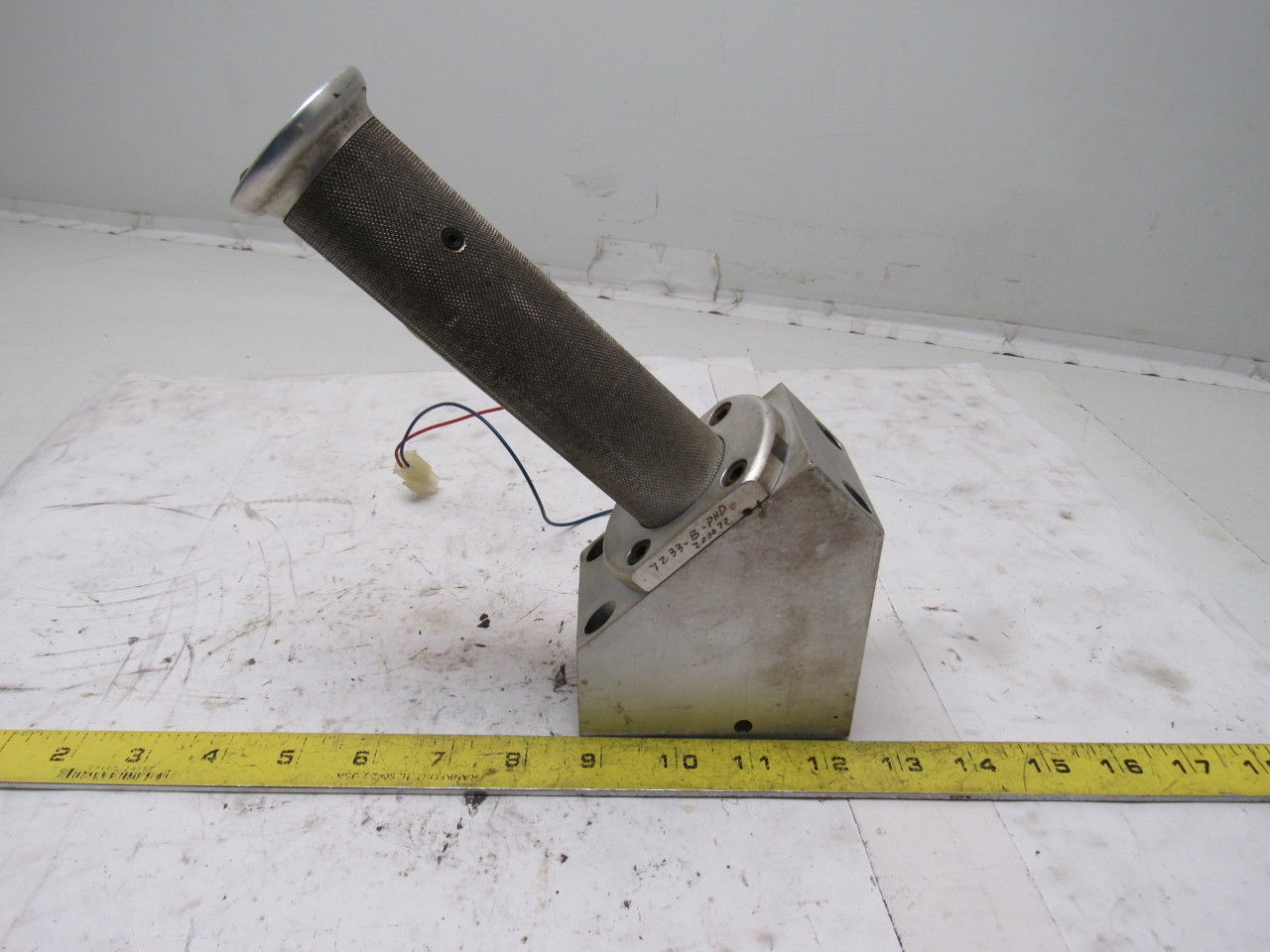 7233-B-PHD 200072 Heavy Duty Aluminum Two Hand Control Switches Lot Of 2