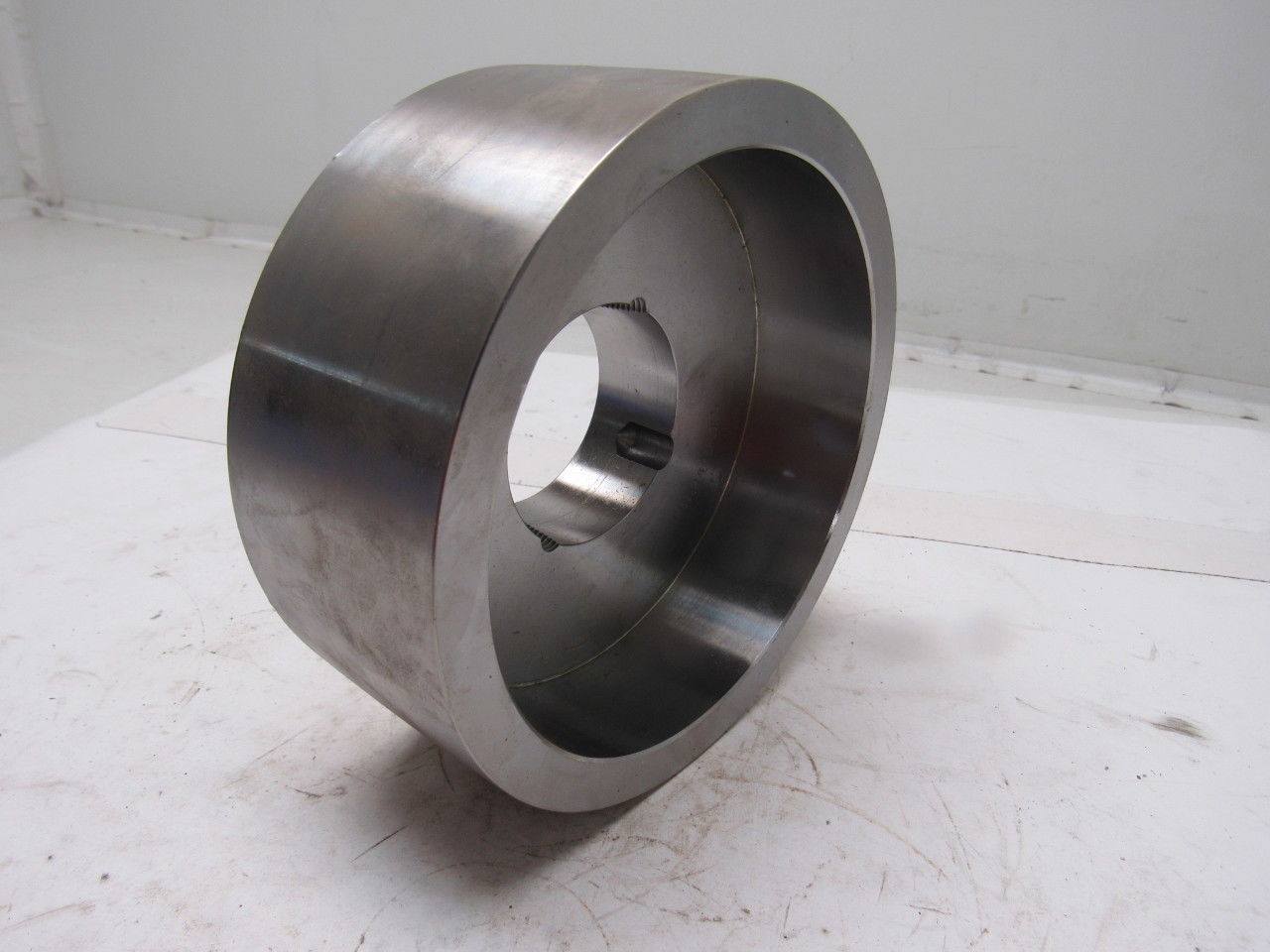 5.96" x 2-3/8" Crowned Belt Pulley 1610 RPM Taper Lock