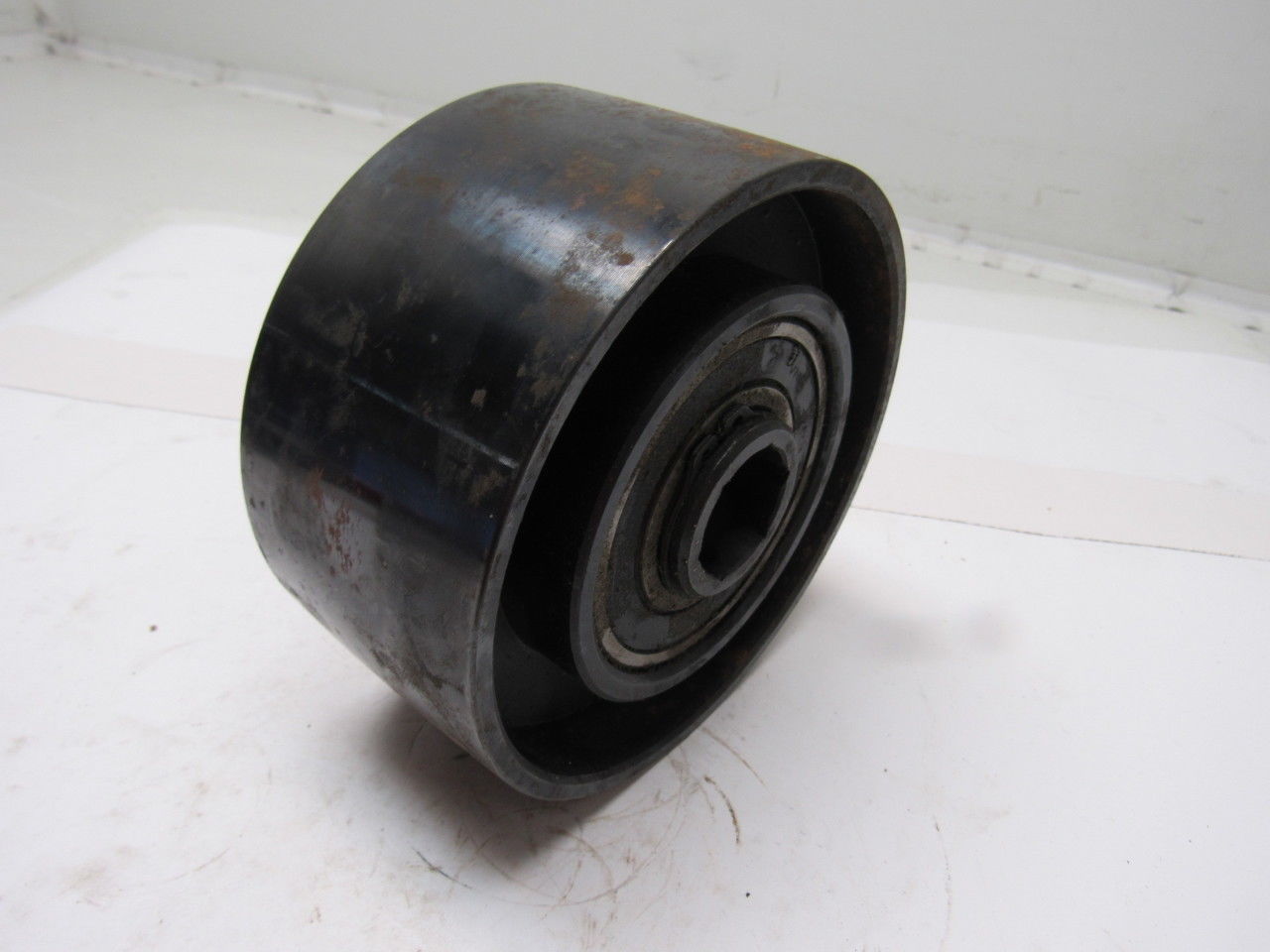 5-1/2" x 2-5/8" Crowned Face End Pully 1-1/8" Hexagonal Bore