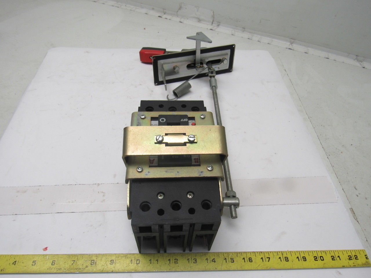 ABB UXAB 727131 R 103 3 Pole 20A Circuit Breaker 480VAC 500VDC W/Operator