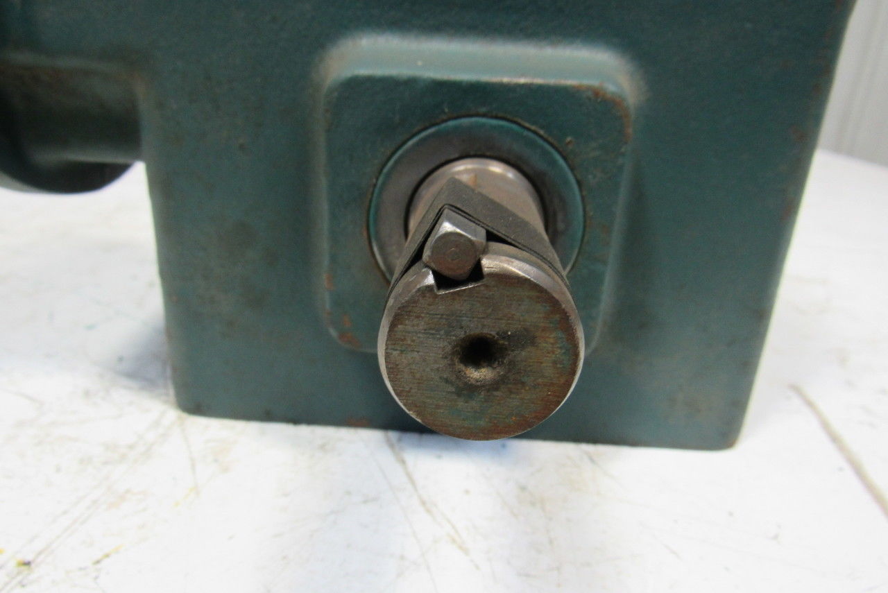 Dodge 140/262-15 15:1 Ratio 1750RPM 2.24Hp Input 117RPM RH Output Gear Reducer