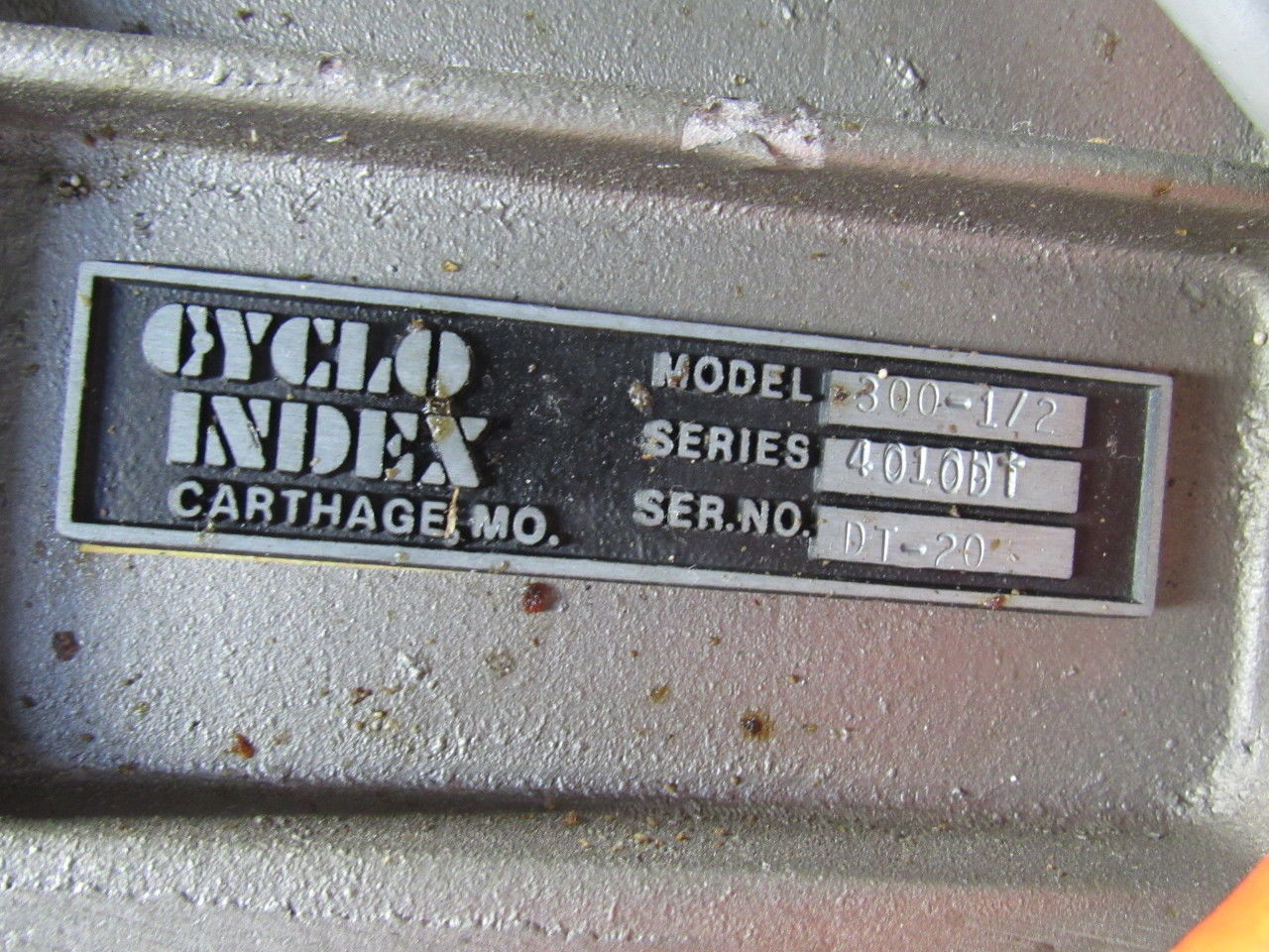 Cyclo Index Series 4010DT Model 300-1/2 180° Rotation Indexer W/Motor & Control