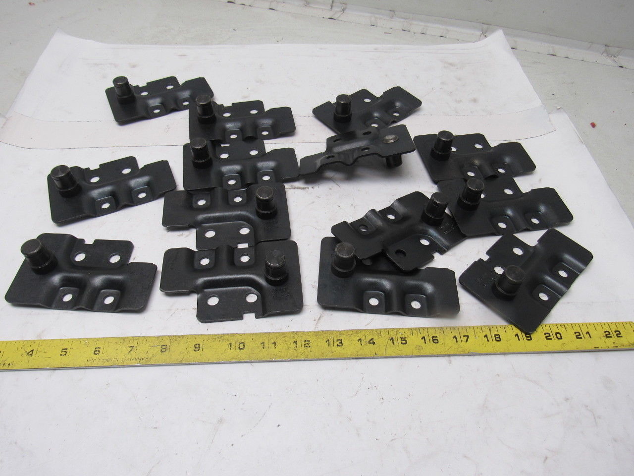 Dematic 091501-A45312 Sortation Conveyor Slat Carrier Right Hand Plate Lot Of 14