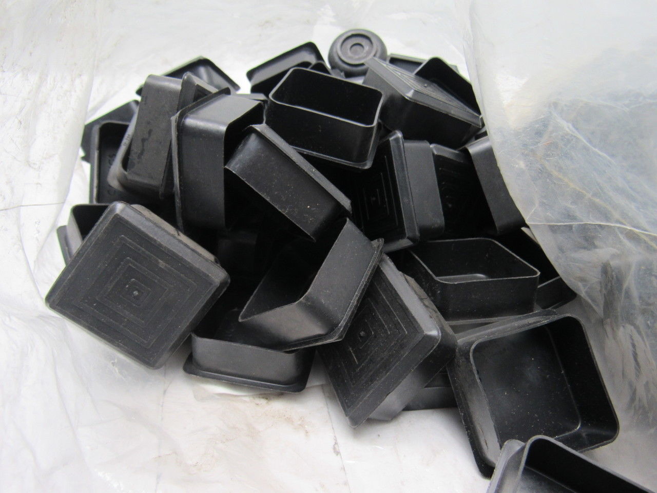 Caplug FP-244 1-1/2" Square Tubing Finishing Plug Lot Of 148