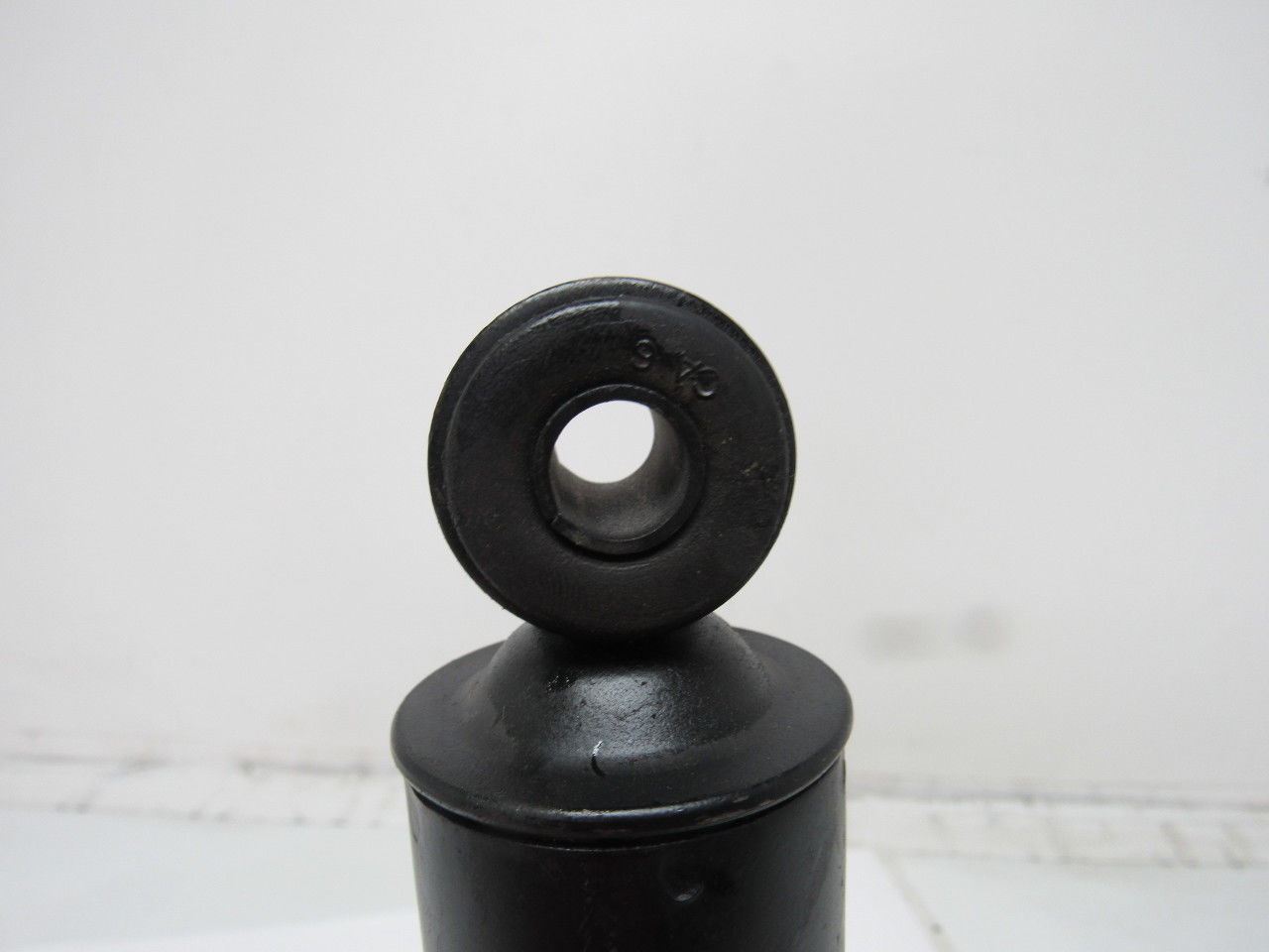 Q11133 1-5/8" Bore 6" Stroke Easy Up Slow Return Shock Leveler Cylinder