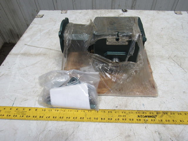 Grove HM226-1 15:1 Ratio 1750RPM 2.92Hp 117RPM Thru Shaft Output Gear Reducer
