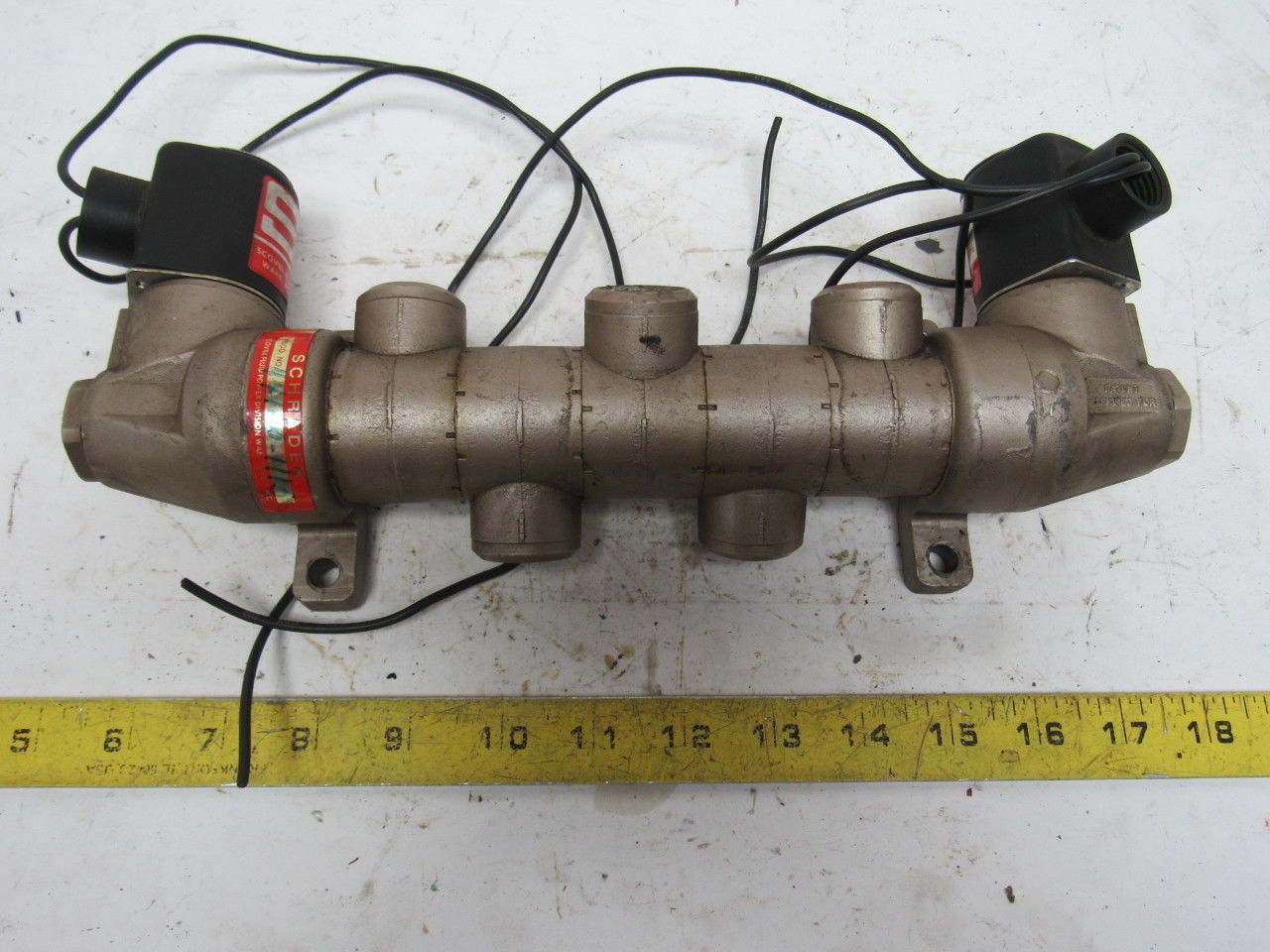Schrader Skovill 44100-1115 Dbl Solenoid Operated 5/4  Position Valve 120V Coil