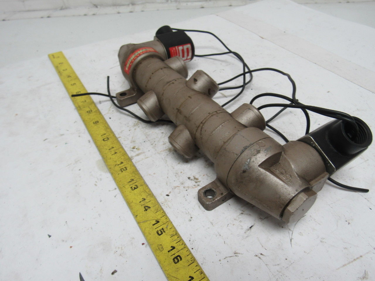 Schrader Skovill 44100-1115 Dbl Solenoid Operated 5/4  Position Valve 120V Coil