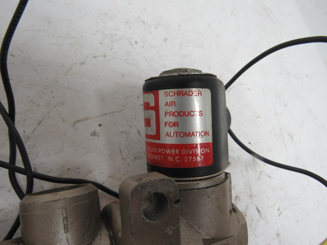 Schrader Skovill 44100-1115 Dbl Solenoid Operated 5/4  Position Valve 120V Coil