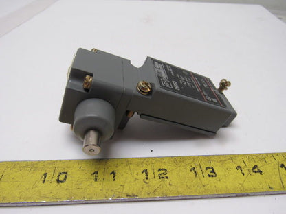 Cutler Hammer E50BH1RFY1 Side Plunger Pin Limit Switch Component No Receptacle