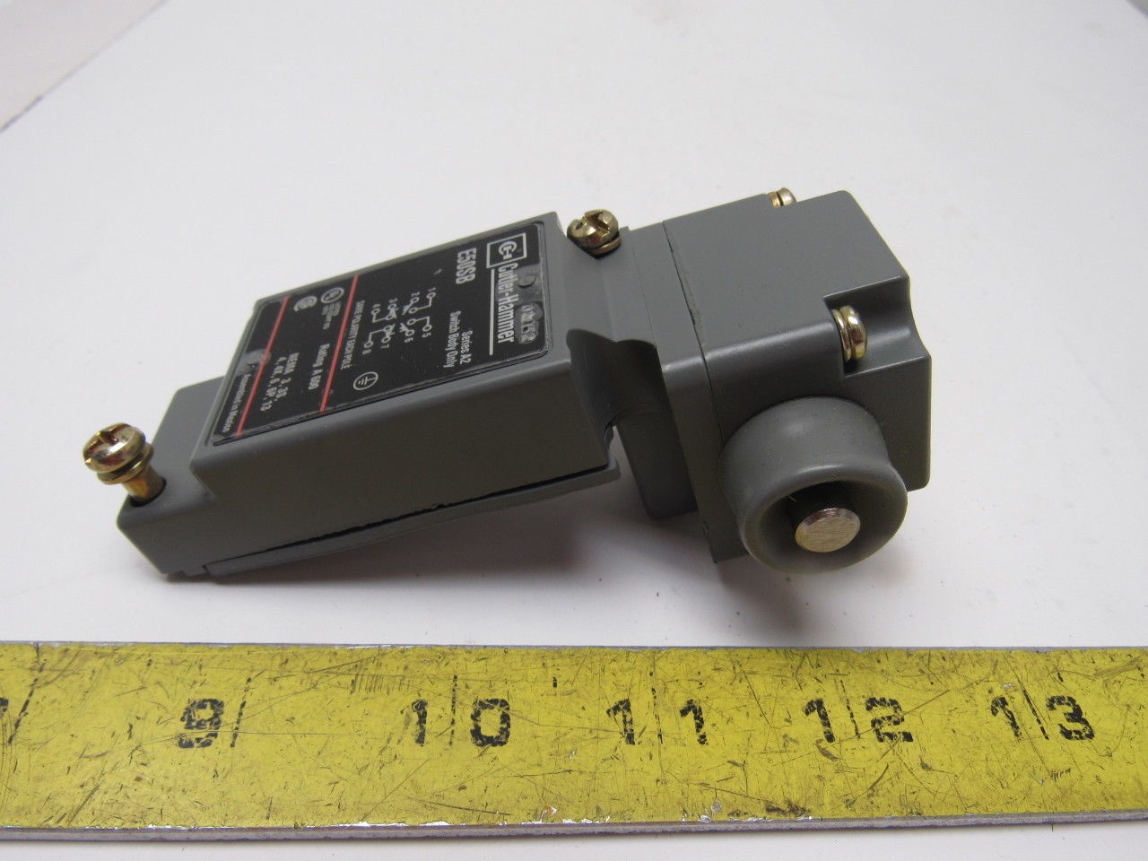 Cutler Hammer E50BH1RFY1 Side Plunger Pin Limit Switch Component No Receptacle