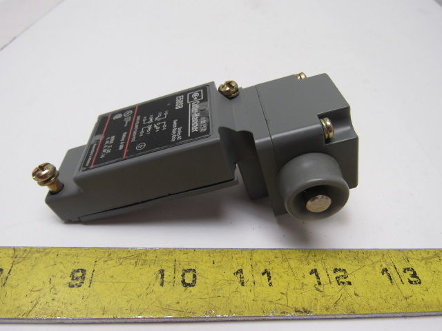 Cutler Hammer E50BH1RFY1 Side Plunger Pin Limit Switch Component No Receptacle