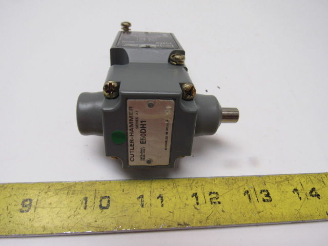 Cutler Hammer E50BH1RFY1 Side Plunger Pin Limit Switch Component No Receptacle