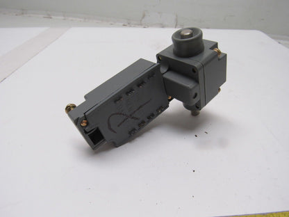 Cutler Hammer E50BH1RFY1 Side Plunger Pin Limit Switch Component No Receptacle