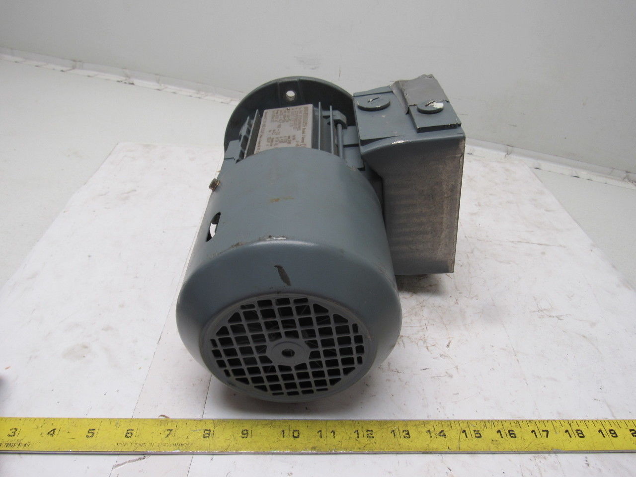 Sew Eurodrive RF67DT71D4/BMG/MM03 0.75KW Electric Motor 380-500V 50/60Hz
