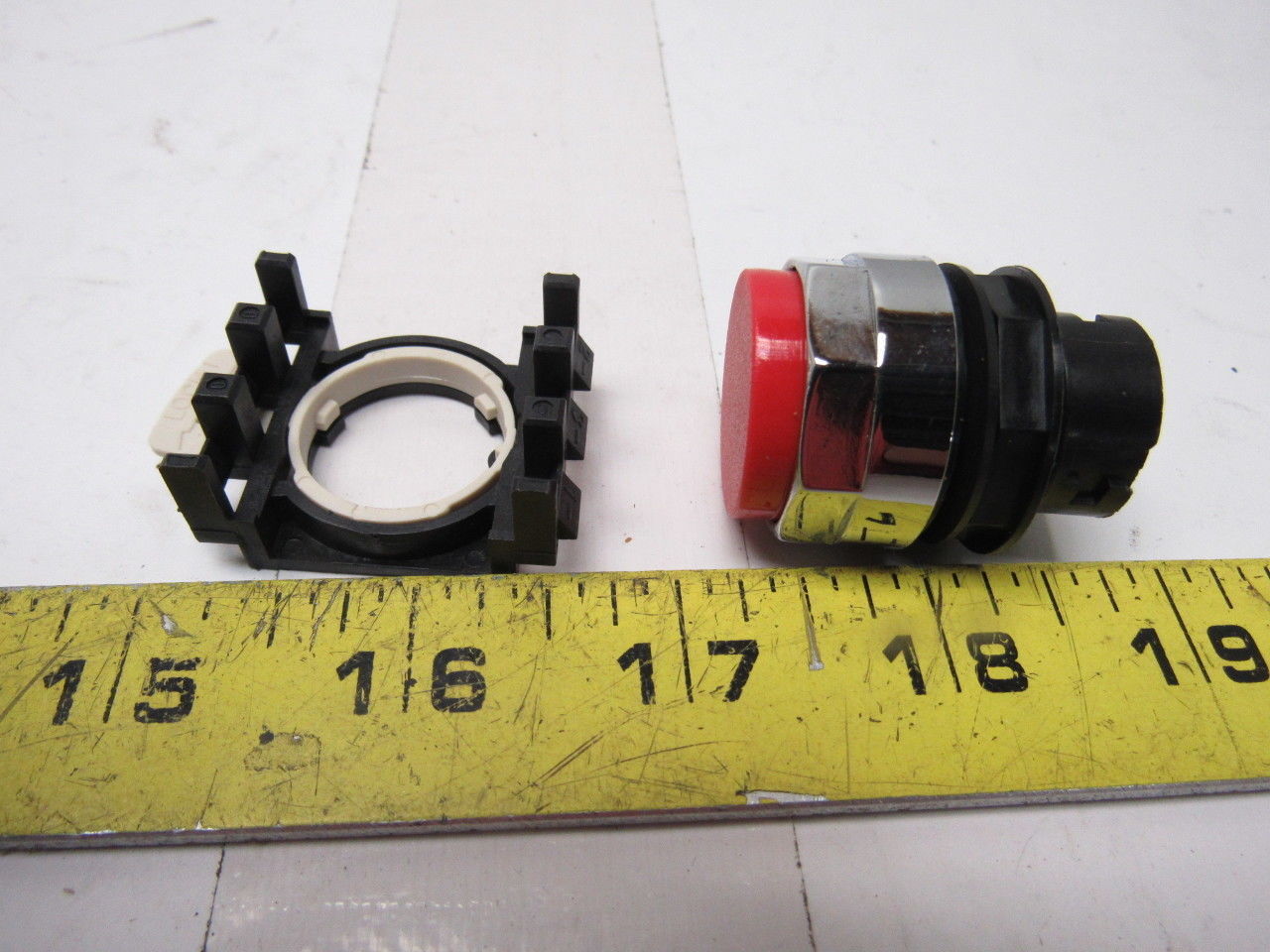 Cutler Hammer E22E2 Red Push Button Operator Unit Lot Of 9
