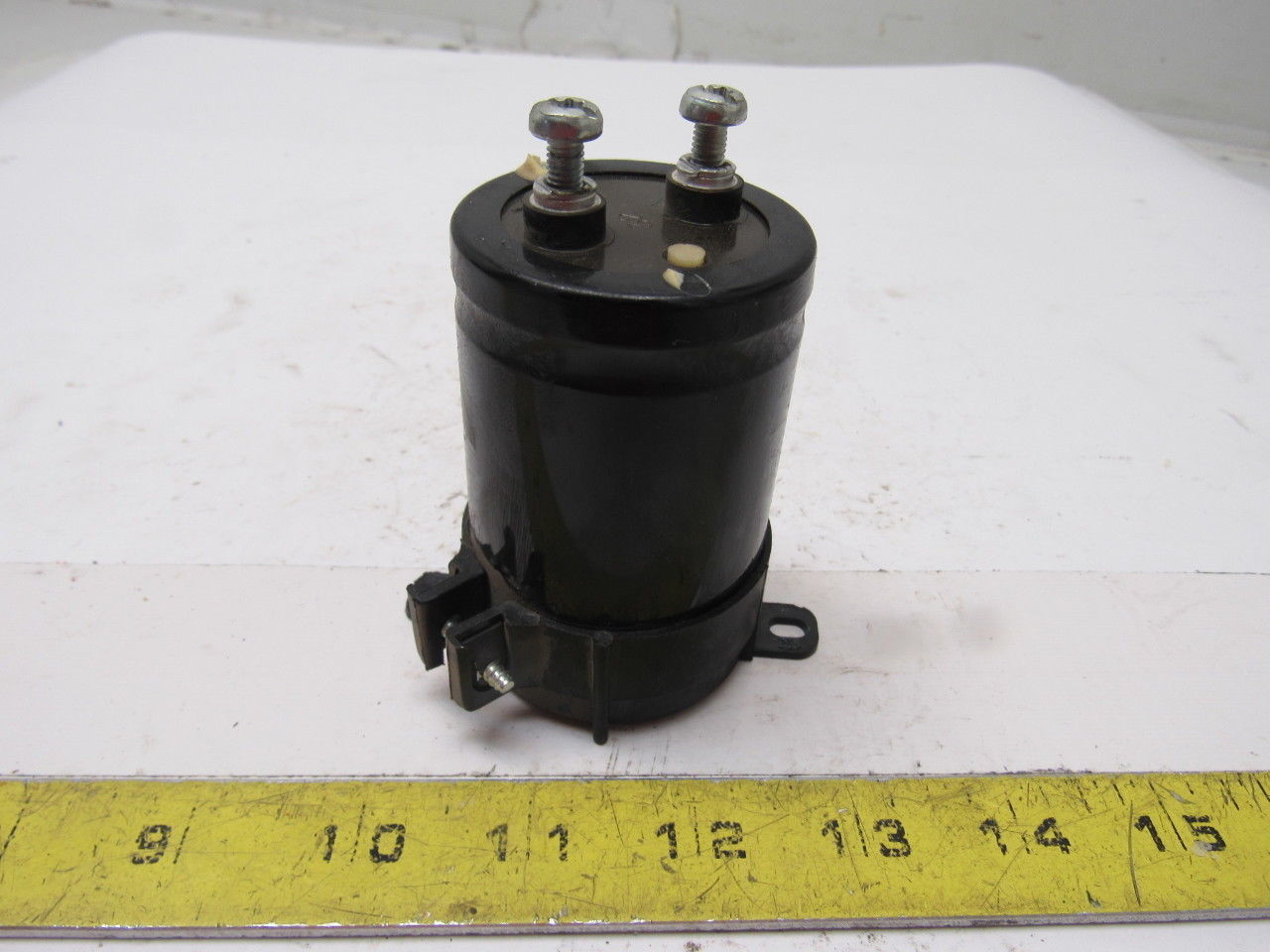 S+M B43465-T5707-Q1 Capacitor W/ Mount 450V 700uF