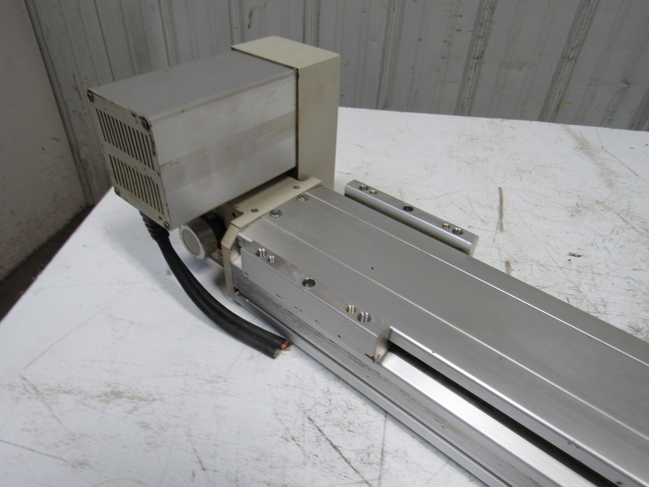 IA Intelligent Actuator IF-M-200-700-1L Belt Drive Linear Actuator 28" Travel