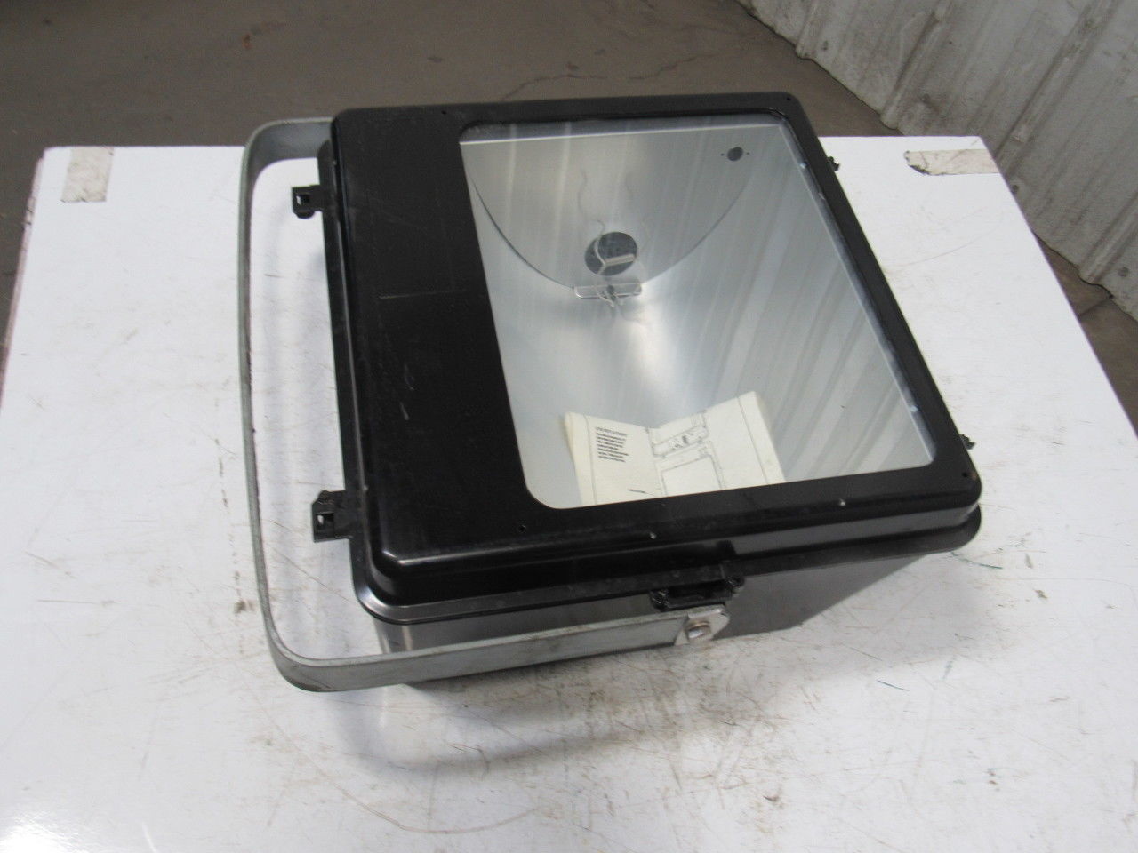 AMERICAN ELECTRIC LIGHTING 77X1MCA48076YGBK ULTRAFLOOD Floodlight 1000W 480V