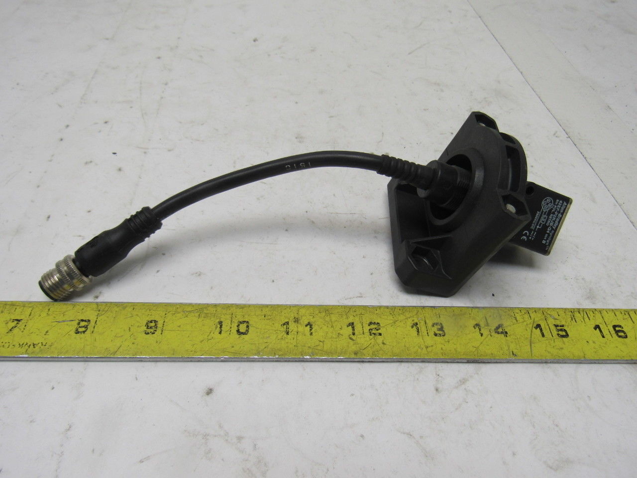 Allen Bradley 60-2762-2 21.6-132V AC/DC Retro Reflective Sensor W/ Tilt Bracket
